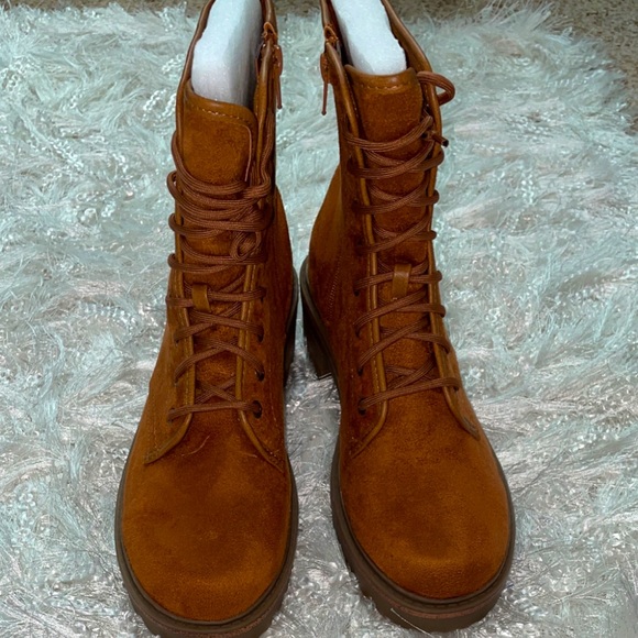 Brown boots - Picture 1 of 2
